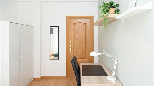Rooms in Zaragoza - photo 4