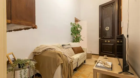 Rooms in Barcelona Ciutat Vella - photo 7