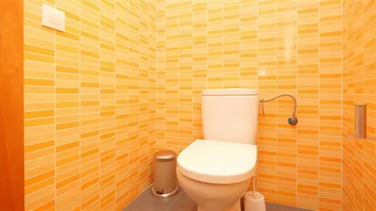 Rooms in Barcelona Ciutat Vella - photo 7