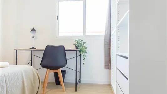 Rooms in el Camí de Vera - photo 4