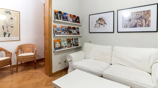 Rooms in Madrid Centro - photo 8