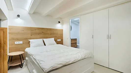Rooms in Barcelona Ciutat Vella - photo 3