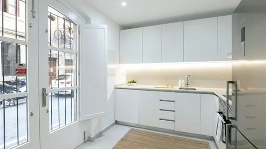Apartments in Barcelona Ciutat Vella - photo 4