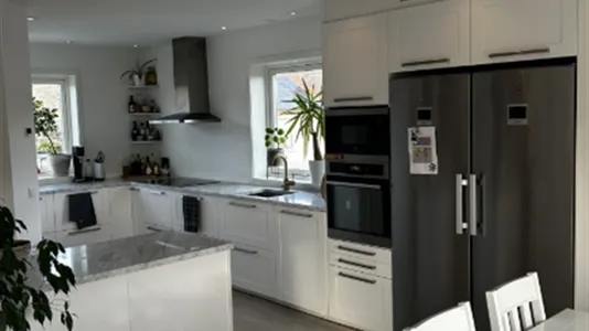 Houses in Kungälv - photo 2