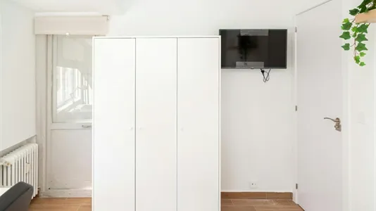 Rooms in Zaragoza - photo 4