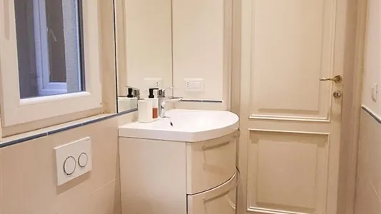 Rooms in Genoa - photo 10