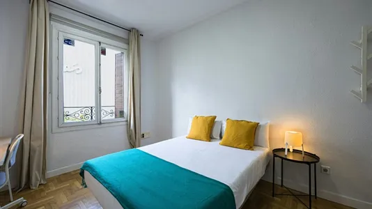 Rooms in Madrid Chamberí - photo 1