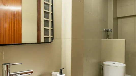 Rooms in Barcelona Ciutat Vella - photo 7