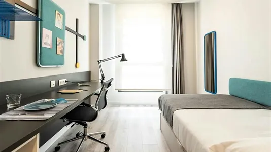 Apartments in Barcelona Sants-Montjuïc - photo 1