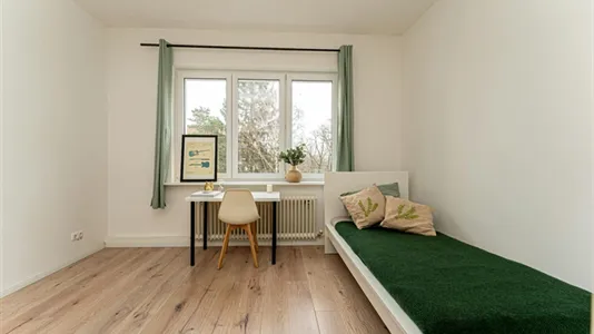 Rooms in Berlin Neukölln - photo 1