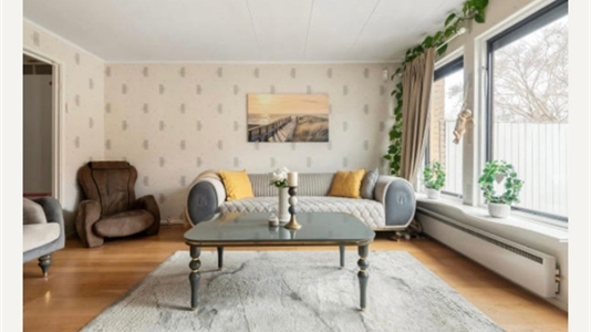 110 m2 house in Stockholm West for rent 