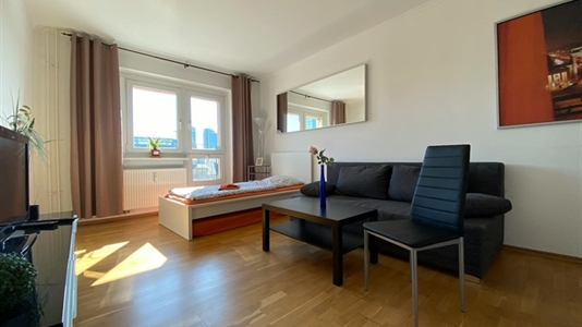 80 m2 apartment in Berlin Friedrichshain-Kreuzberg for rent 